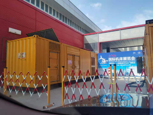 峄城发电车出租-发电机无电压或电压太低怎么办？